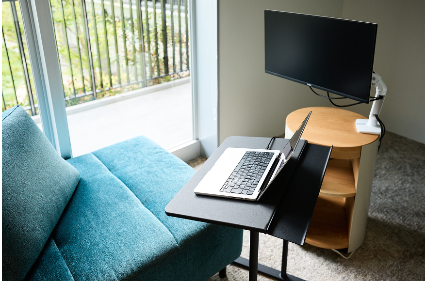 サブデスクとモニターの配置